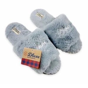 Dluxe by Dearfoams Gray Embroidered "Mom Boss" Faux Fur Slide Slipper